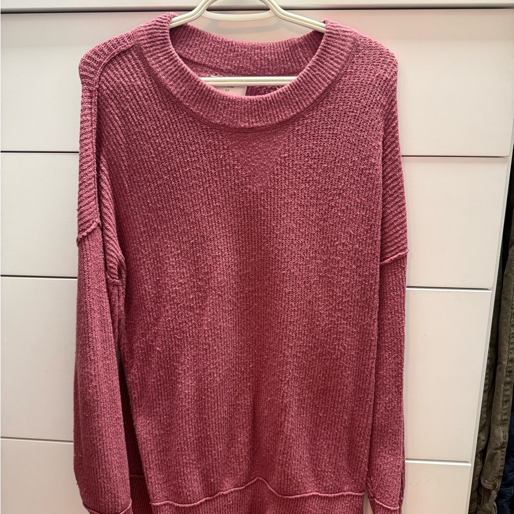 Aerie Textured Knit Crew Neck Sweater in Rose